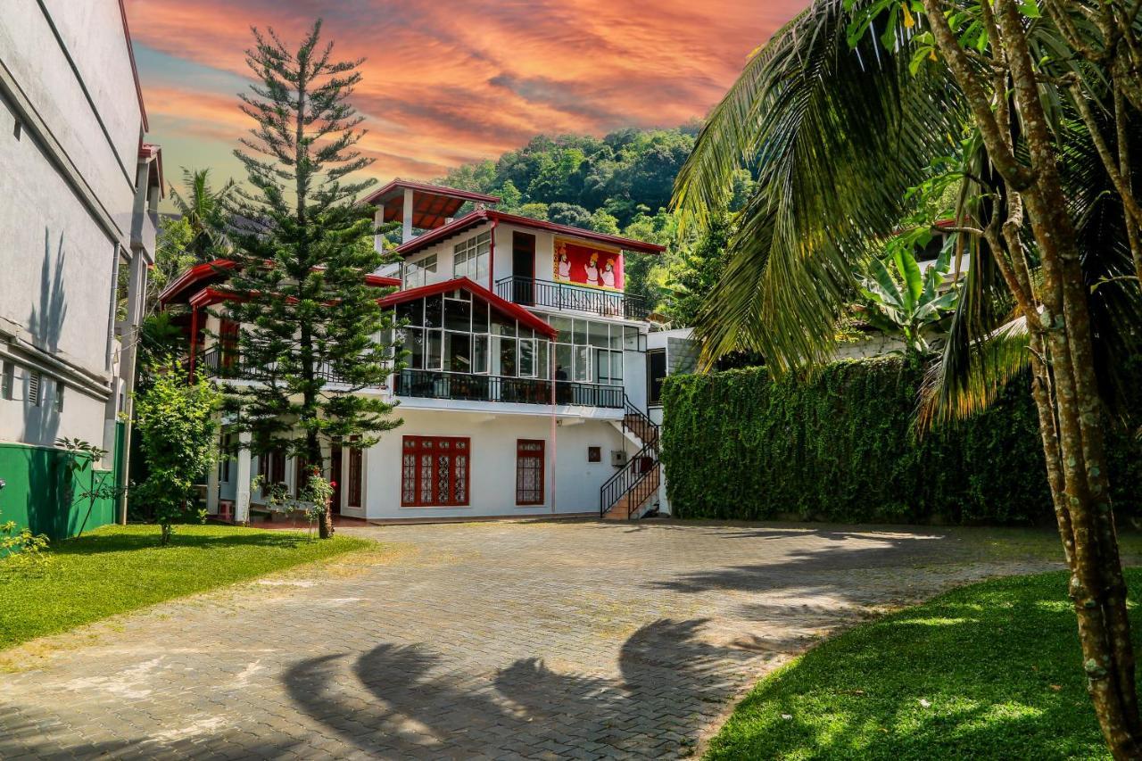 Queens Lodge كاندي المظهر الخارجي الصورة