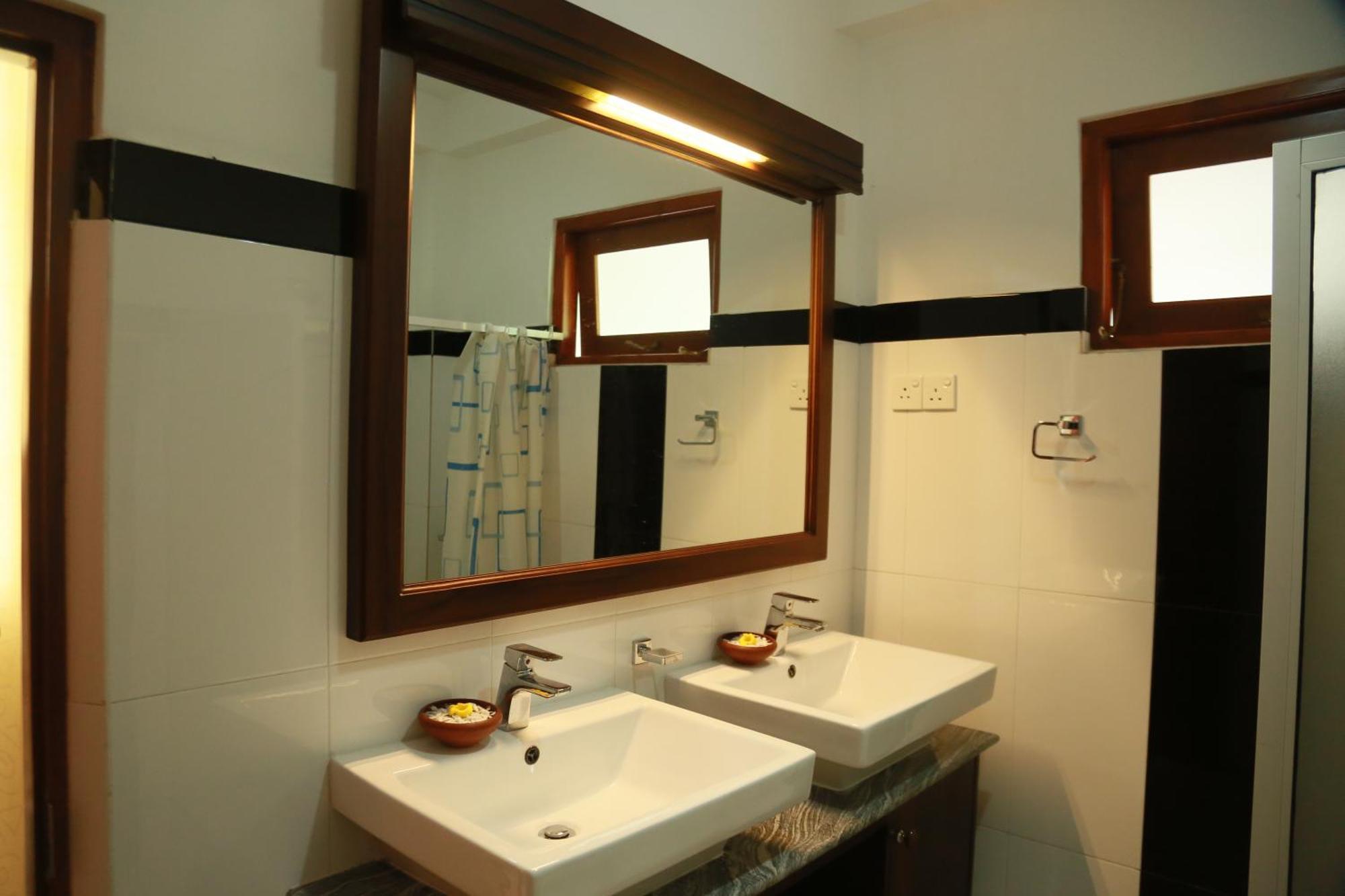 Queens Lodge كاندي المظهر الخارجي الصورة